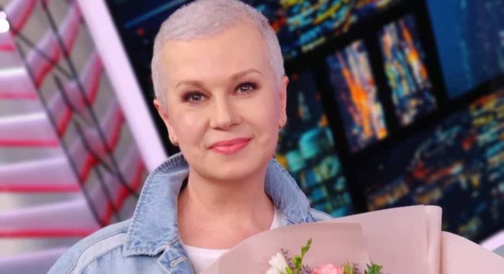 Вже не онкохвора Алла Мазур публічно захистила свого сина та обурилася на складність освітньої програми 