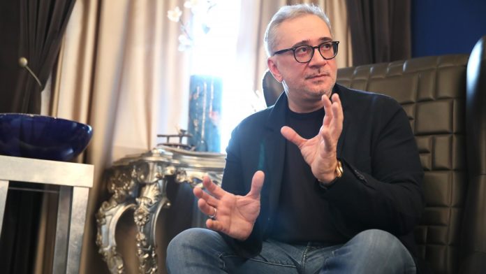 З яких причин Костянтин Меладзе має проблеми з мовою. З яких причин Костянтин Меладзе має проблеми з мовою.