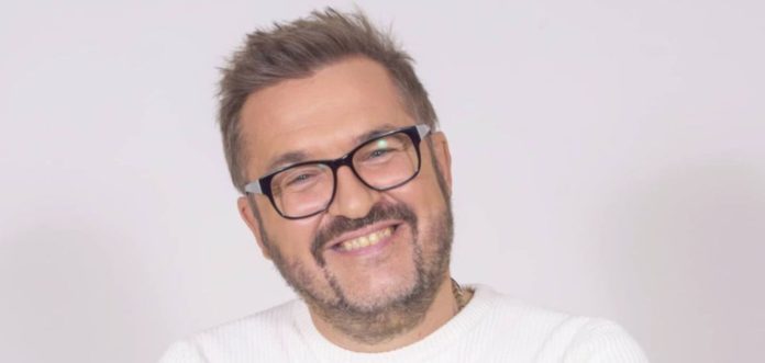 Олександр Пономарьов засвітився з молодою незнайомкою