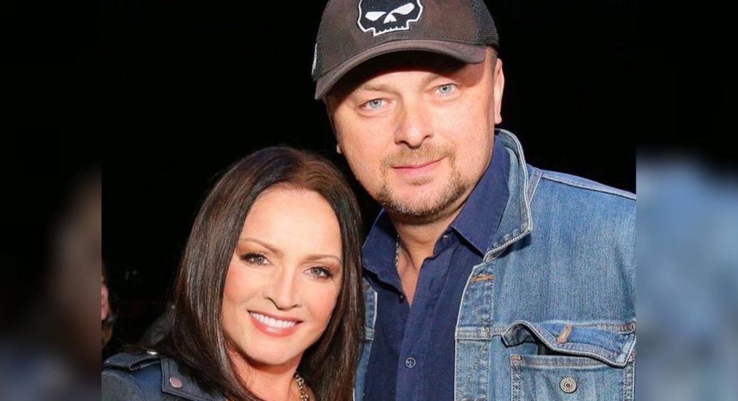 Єдиний син Софії Ротару показав документ, який перевернув життя співачки: родина досі відчуває гордість 