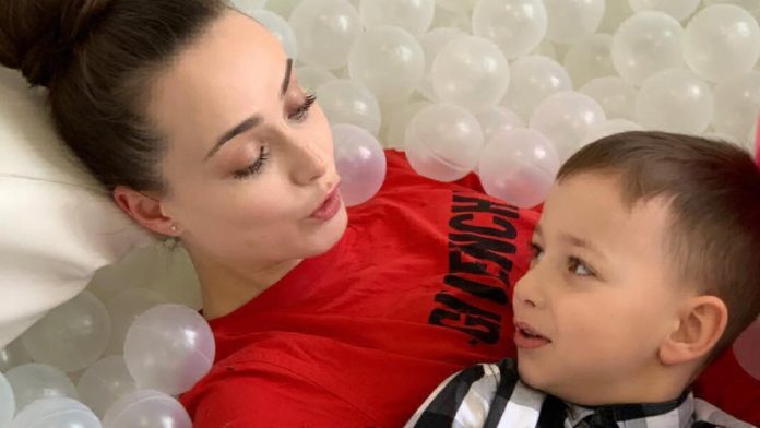 Ксенія Мішина з сином Платоном