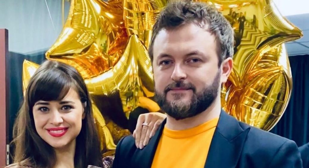 “Розіграли фанатів”: екс-дружина DZIDZIO показала, як він до неї залицяється після “фальшивого розлучення” 
