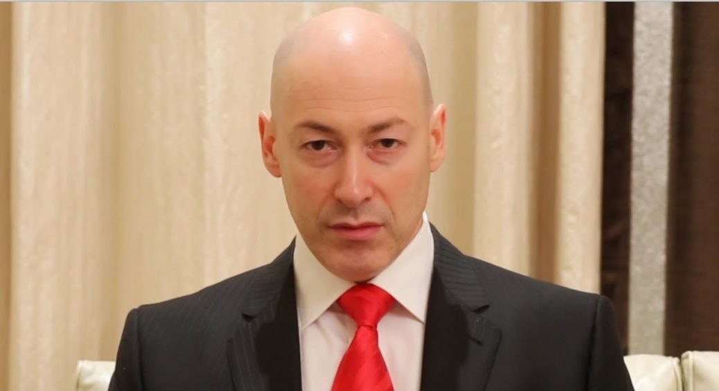 Дмитро Гордон показав наслідок санкцій: у росіян ажіотаж за цукром у магазинах (відео) 