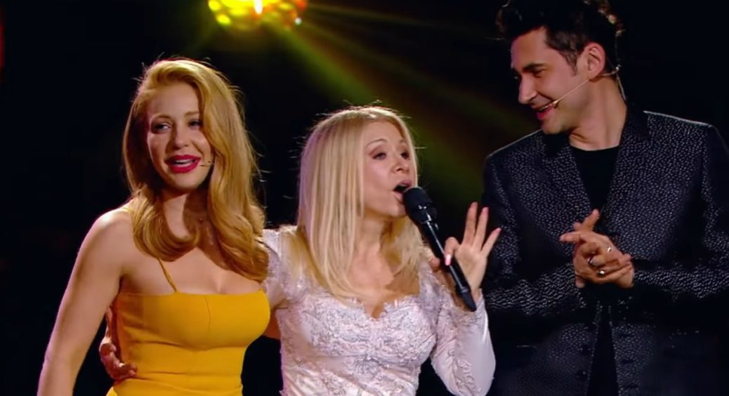 Мама Дана Балана блиснула фігурою у мікросукні: моложаву красуню приховує молдавський мачо від прихильників 