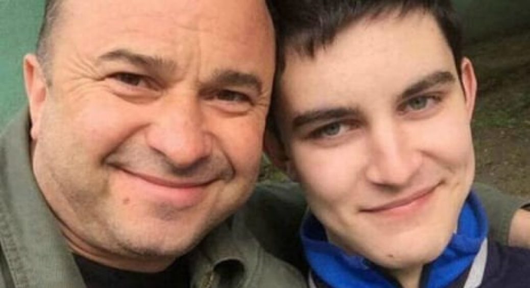 Як виглядає пам’ятник сину Віктора Павліка: співак вперше показав, який антураж влаштував для Павла востаннє 