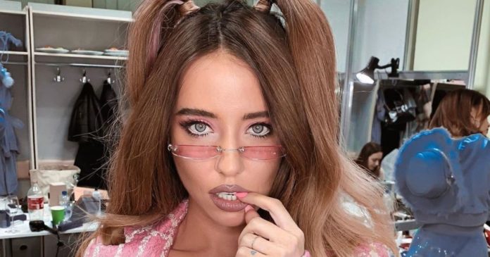 Колишня дружина Кацуріна емігрує і забирає спадкоємців