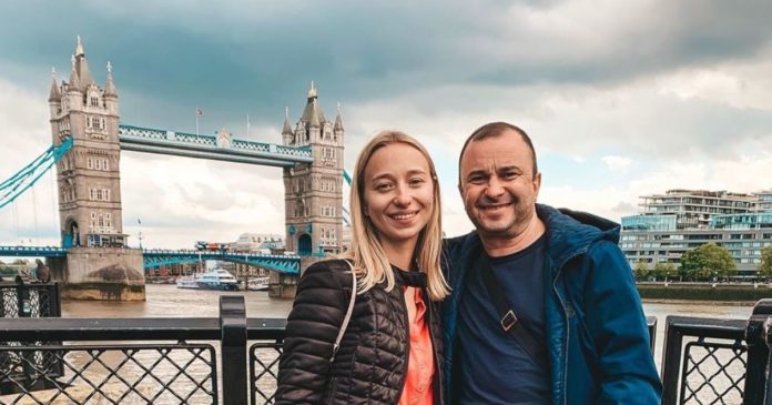 Молода дружина Віктора Павліка Катерина повертається в Україну 