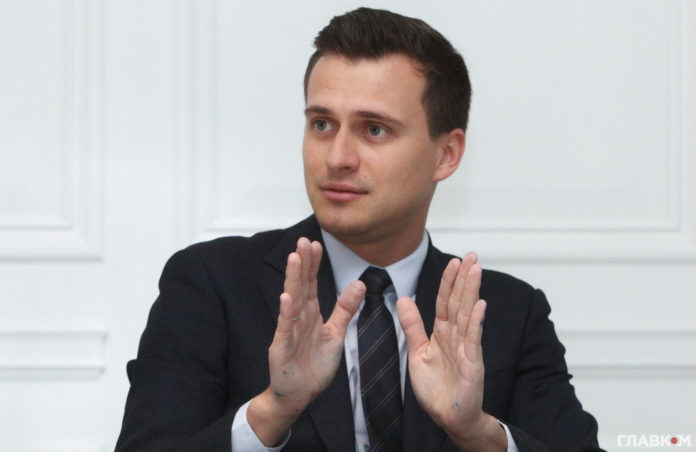 У телеведучого Олександра Скічка та його дружини Лізи народилася дитина