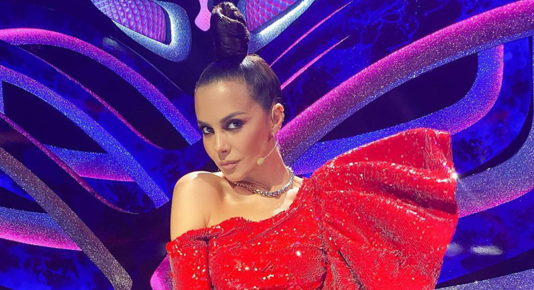 (Фото) Вагітна Настя Каменських більше не приховує живіт та посміхається у всі 32: “Нові здогадки з’явилися” 