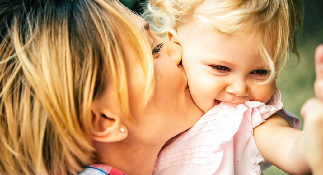 День матері 2021: кого можна вітати та коли відзначаємо в Україні нове свято. Всі подробиці 