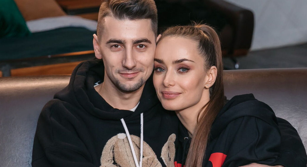 Олександр Еллерт висловився стосовно розриву з Ксенією Мішиною та пожартував над почуттями акторки: “Драма” 