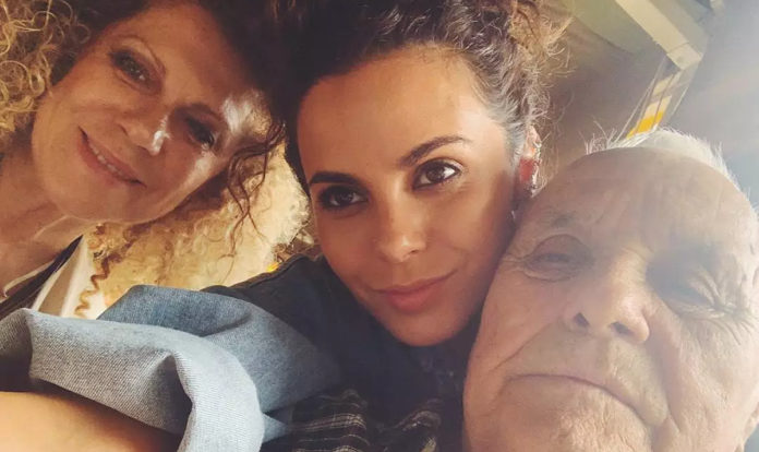 Настя Каменських з батьками