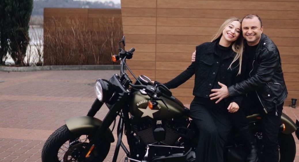 Молода дружина Віктора Павліка показала округлий животик на другому триместрі: вагітність прикрасила Катю 