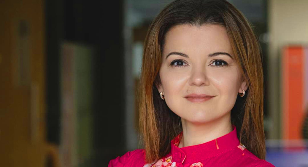 Марічка Падалко кардинально змінила імідж: обрізала волосся до екстремальної довжини та зробила чолку (ФОТО) 