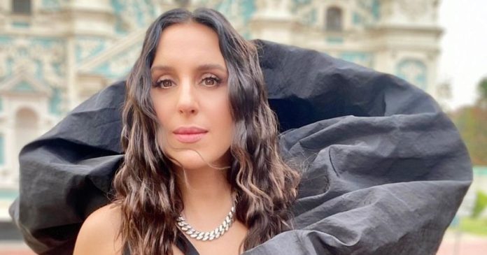 Одягнена в усе чорне Джамала ошелешила новиною