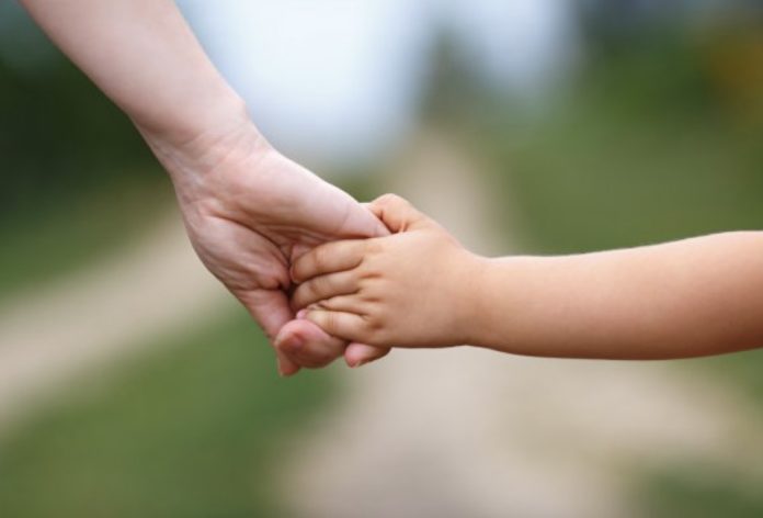 5-річний хлопчик врятував родину під час пожежі 5-річний хлопчик врятував родину під час пожежі