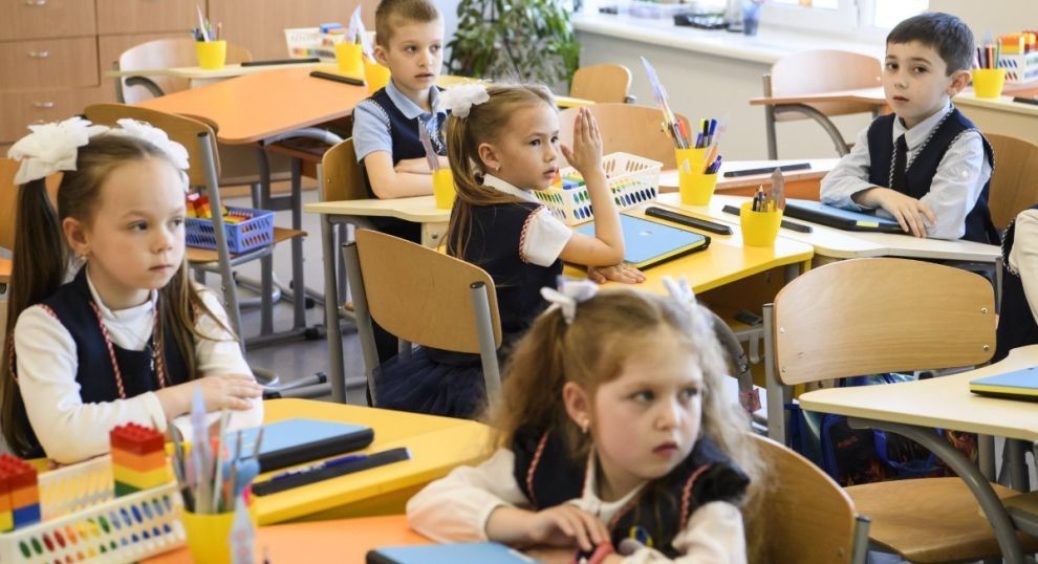 Мама хлопчика не здала гроші на подарунок власній дитині: те, що зробили діти здивувало навіть батьків 