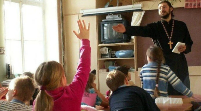 У школах хочуть запровадити християнську етику У школах хочуть запровадити християнську етику