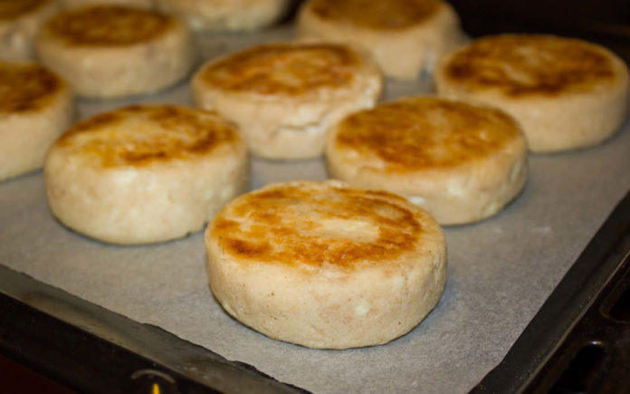 Який інгредієнт потрібно додати в сирники