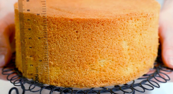 Пишний бісквіт з амонієм