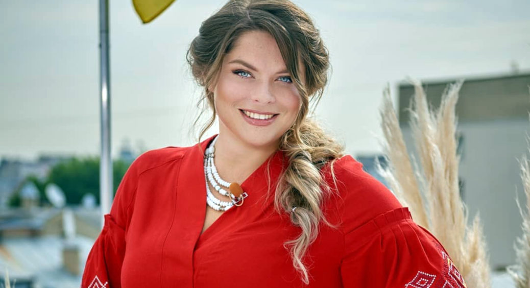 “Вагітна” Неля Шовкопляс вдалині від свого чоловіка та дітей показала круглий живіт: “Сподіваємося буде дівчинка” 