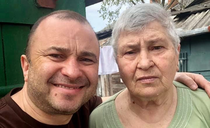 Віктор Павлік зі своєю мамою