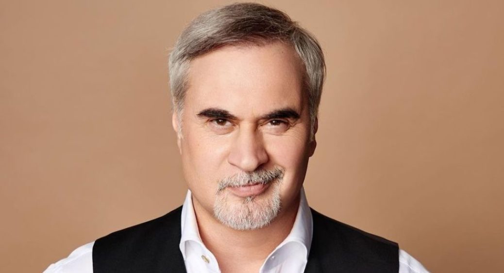 Валерій Меладзе з крихітною донечкою на руках замилував мережу: Альбіна Джанабаєва знала за кого боролася 