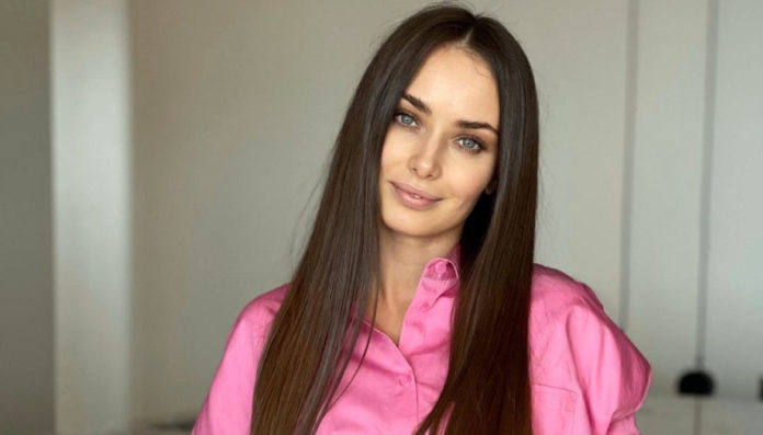 Машину Ксенії Мішиної прикрасив для побачення таємний незнайомець