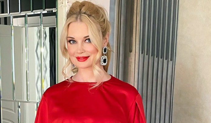 Вагітна Лідія Таран показала круглий живіт під час прогулянки Вагітна Лідія Таран показала круглий живіт під час прогулянки