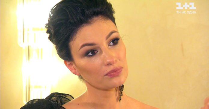 Анастасія Приходько почала спілкуватися с мамою через війну в Україні