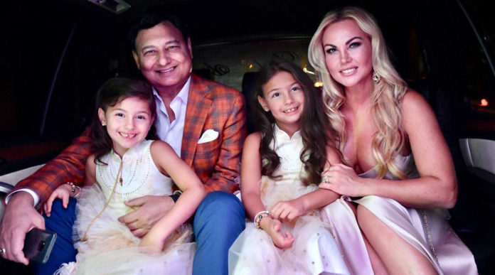 Камалія зібрала доньок на Хелловін та похизувалася костюмами Камалія зібрала доньок на Хелловін та похизувалася костюмами