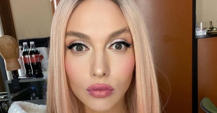 Оля Полякова зізналася, що бере з чоловіком різні номери у готелі   