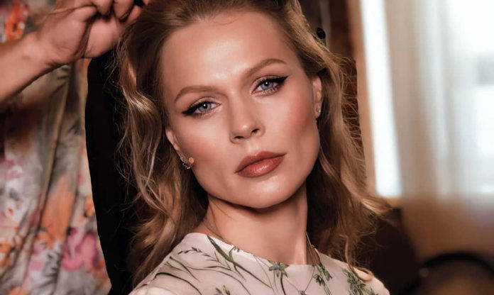 Яке дівоче прізвище Олі Фреймут