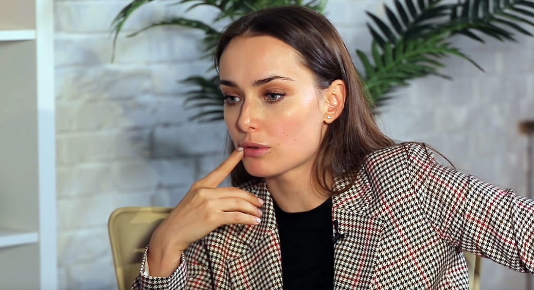 Ксенія Мішина після розриву з Еллертом так і не повернулася з сином в Україну: драма у житті Холостячки 