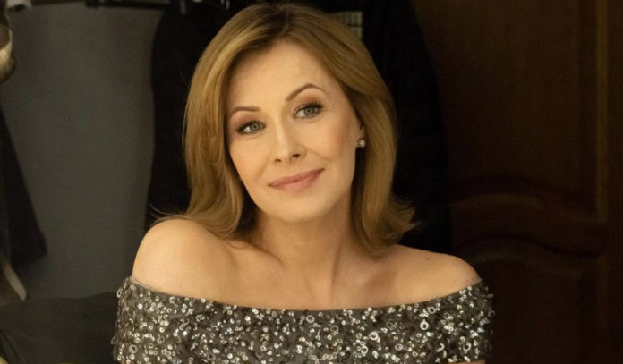 Олена Кравець підстриглася під хлопчика Олена Кравець підстриглася під хлопчика