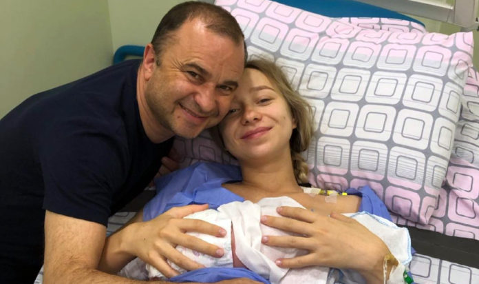 Дружина Віктора Павліка потрапила у відділення швидкої допомоги через стан сина