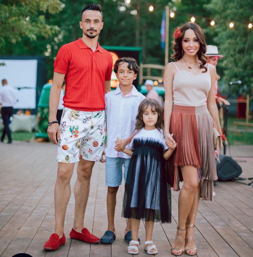 Катерина Кухар і Олександр Стоянов з дітьми