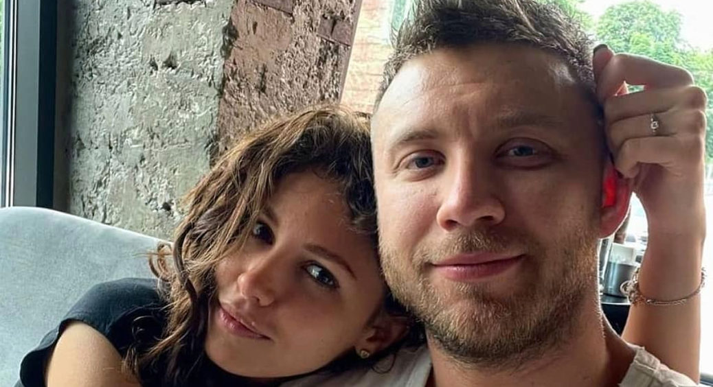 Заливако показав, для кого увесь цей час ліз зі шкури: дитина у жовто-синіх шкарпетках не від Анни Богдан 