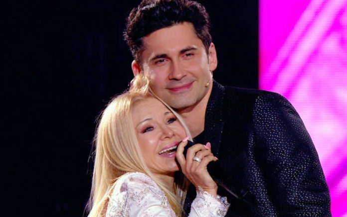 Дан Балан з мамою