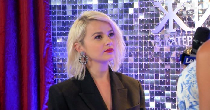 Міка Ньютон Міка Ньютон