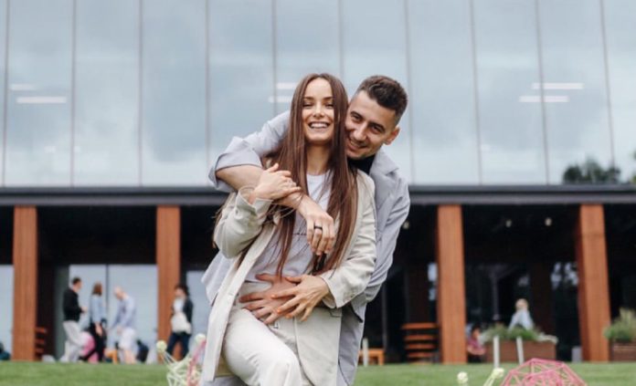 Ксенія Мішина розповіла, як возз'єдналася з Еллетом Ксенія Мішина розповіла, як возз'єдналася з Еллетом