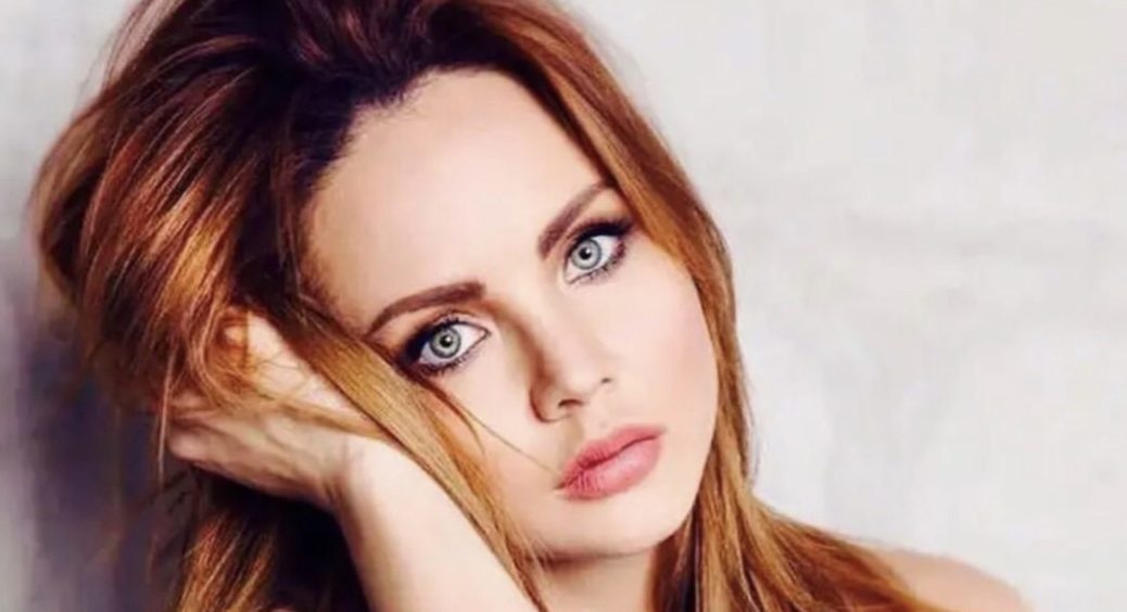 Схудла МакSим вперше вийшла на прогулянку з донькою: співачку не впізнати після хвороби (ФОТО) 