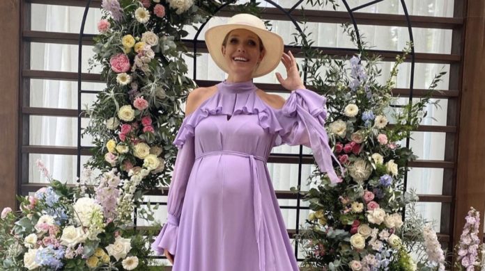 Вагітна Катя Осадча не спростувала чутки про своє цікаве положення і ощасливила Горбунова