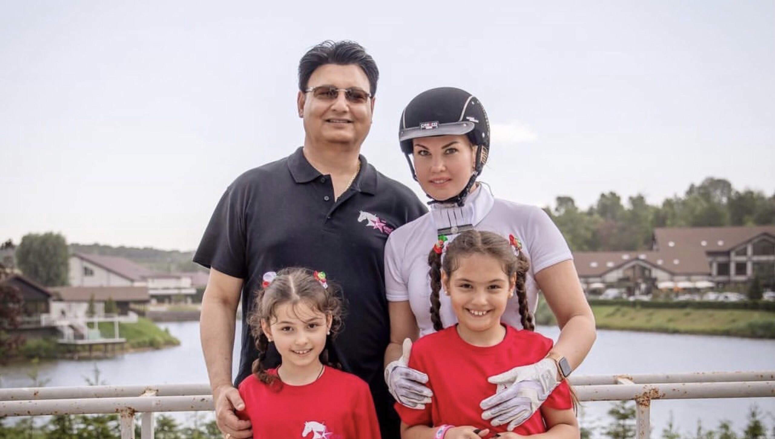 Камалія та Мохаммад Захур з доньками