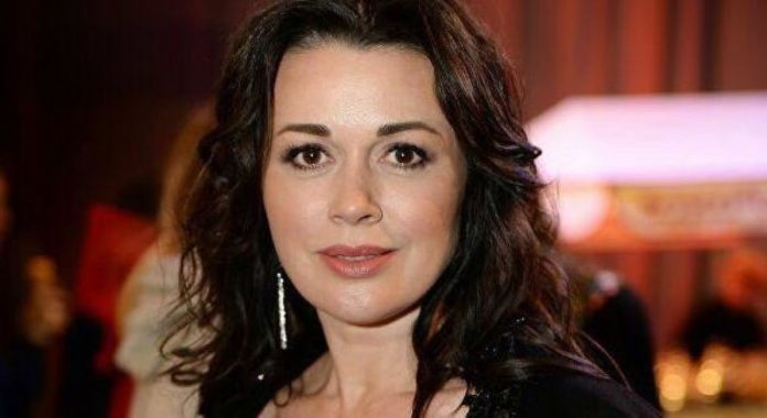 Анастасія Заворотнюк