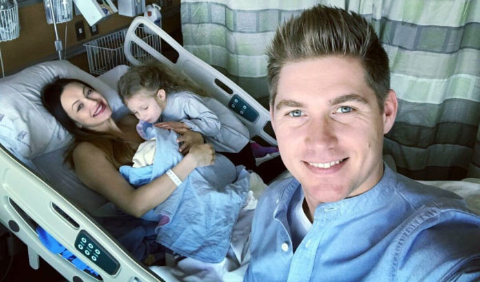 Перша дружина Остапчука Войченко не виходить на зв'язок після виїзду з дітьми з України