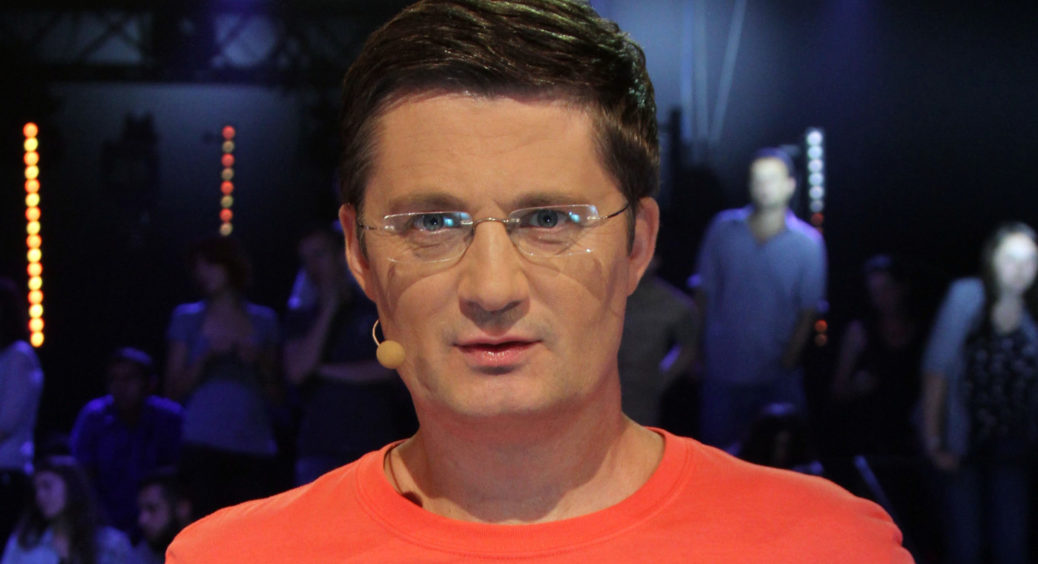 (Фото) Ігор Кондратюк, 14 березня на свій ювілей 60 років, отримав “подарунок” від Росії: прилетіло до його будинку від росіян 