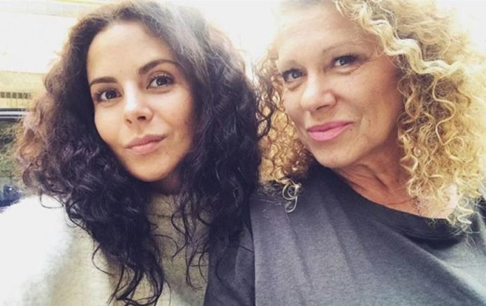 Настя Каменських з мамою