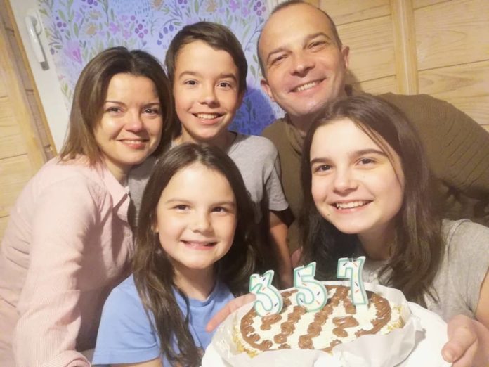 Марічка Падалко з родиною