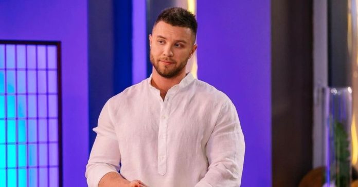 Михайло Заливако показав свою 100-річну бабусю, яка ховається від рашистів в укритті Михайло Заливако показав свою 100-річну бабусю, яка ховається від рашистів в укритті